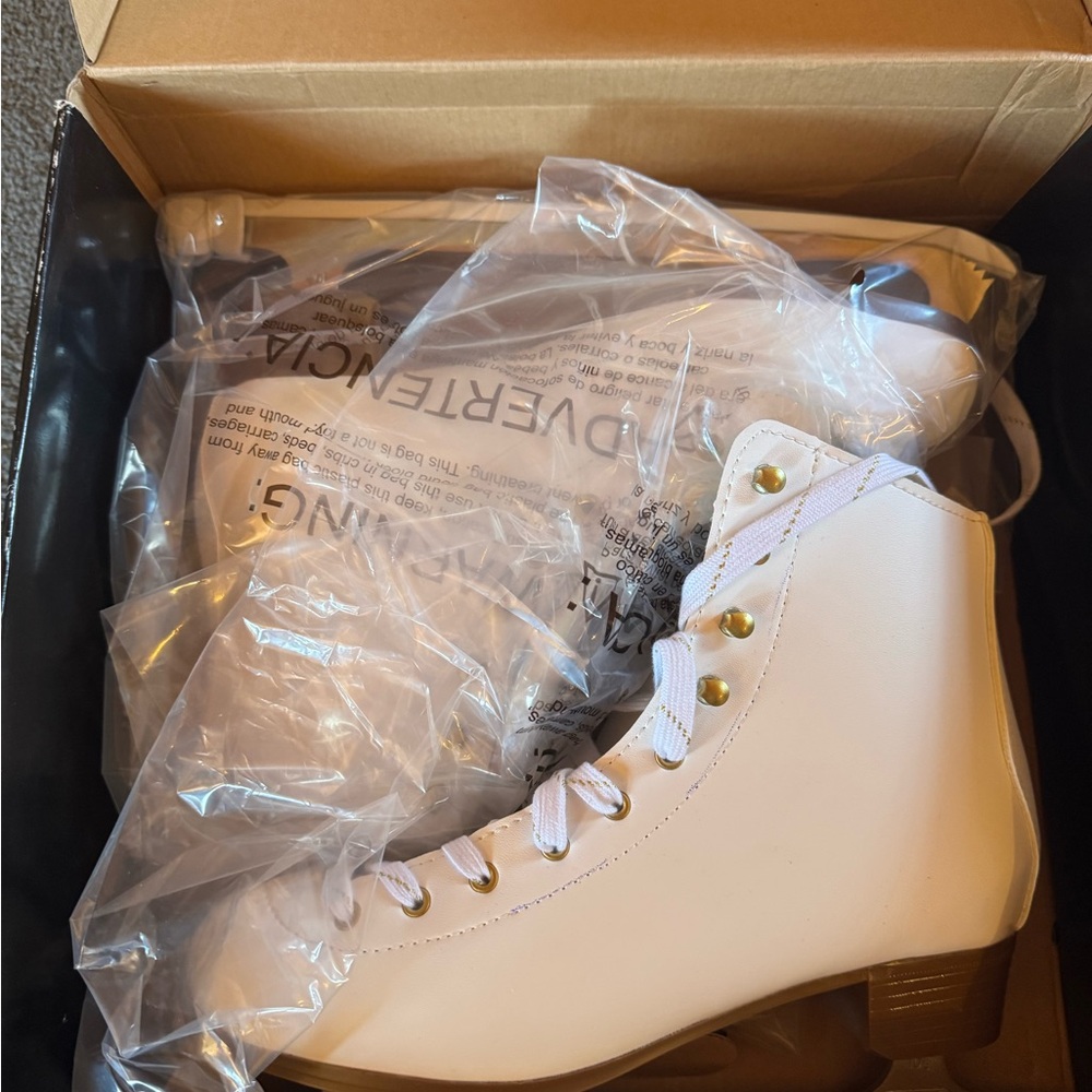 Brand New Women’s Figure Skates